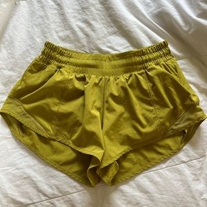 Lululemon hotty hot shorts 2.5